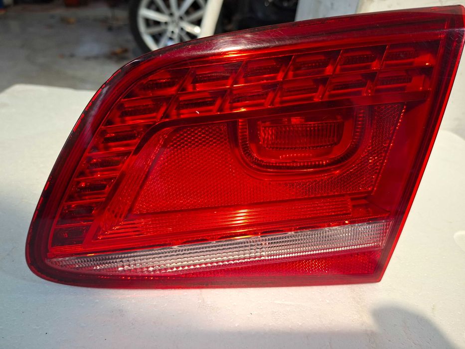 Stop interior LED dreapta   Volkswagen Passat B7 Berlina