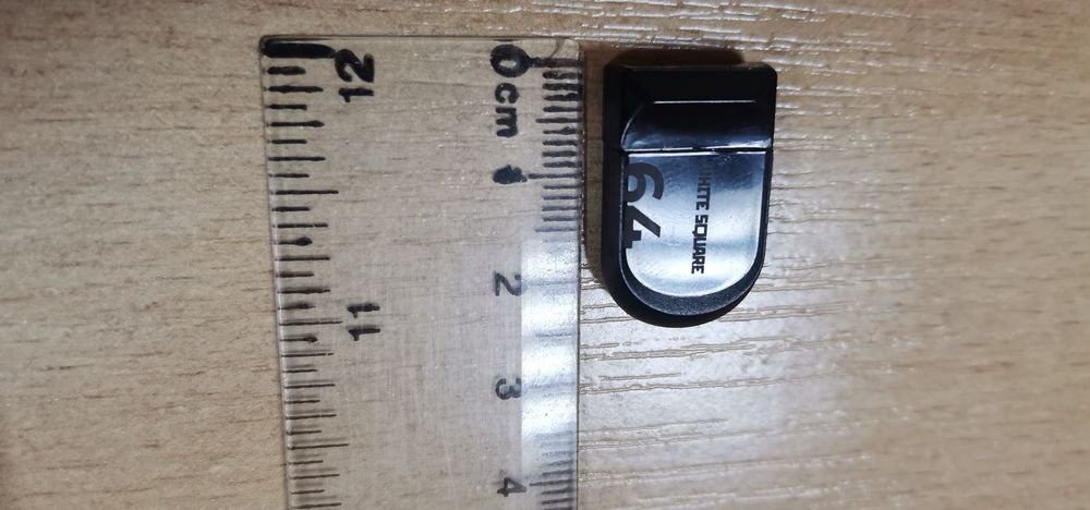 Продаю USB флешку 64 Гб