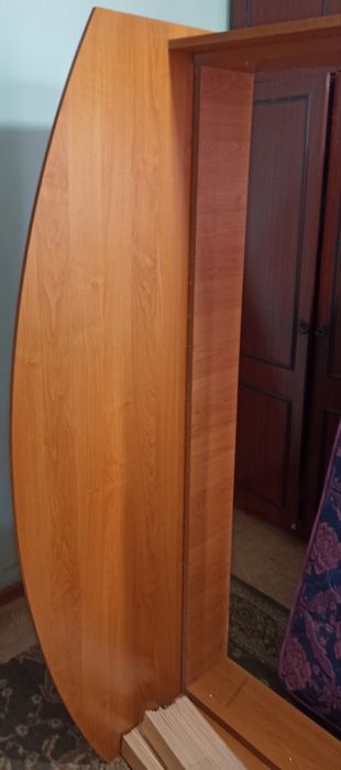 Двухспальная кровать.