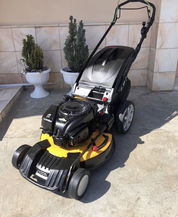 Masina de tuns iarba Briggs Stratton Stiga