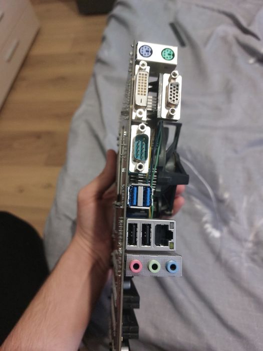 Kit placa de baza gigabyte, intel xeon e3-1220 v3, 4 gb ram,