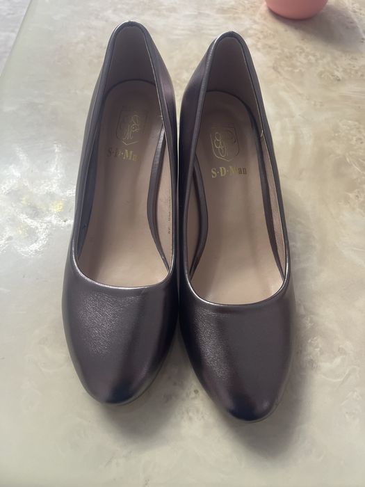 Продам женскую обувь