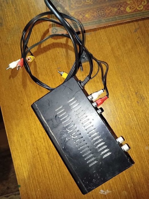 Тюнер SKYBOX, в отличном состоянии