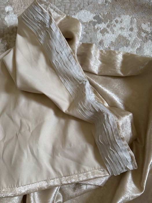 Продам шторы 8м двухцветный