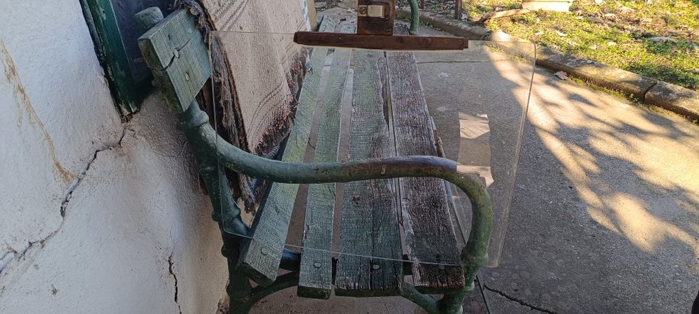 Здравейте продавам стъкла за москвич 2140Д