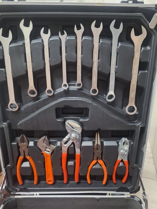 Продам набор инструментов