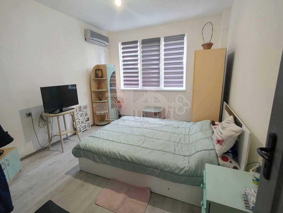 Продава се Четиристаен апартамент в Добрич, Център - 92 кв.м за 1192 €/кв.м - Снимка #3