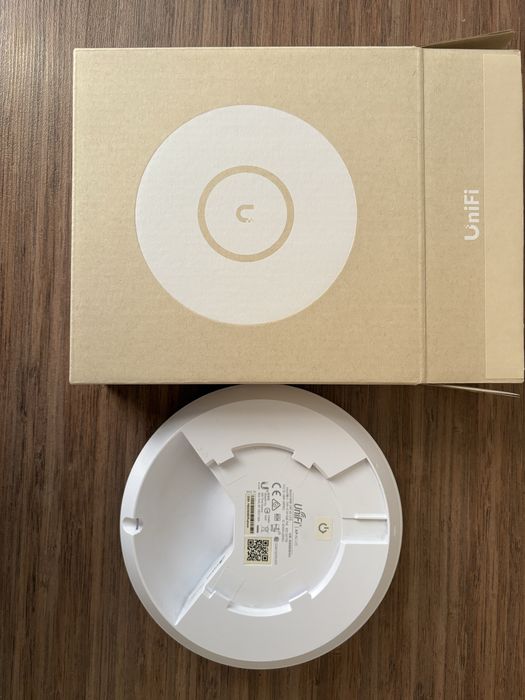 Точка доступа UniFi AP AC Lite (Wi-Fi 6)