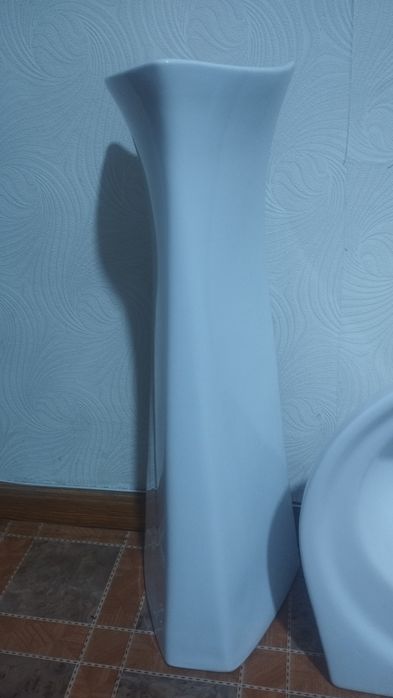 Продам раковину с пьедесталом