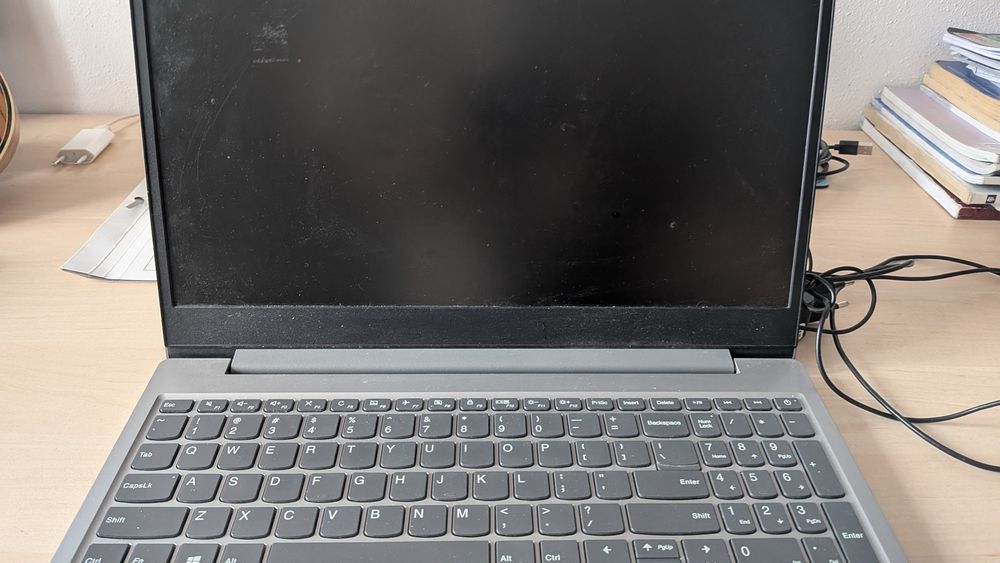 Laptop LENOVO IdeaPad S145