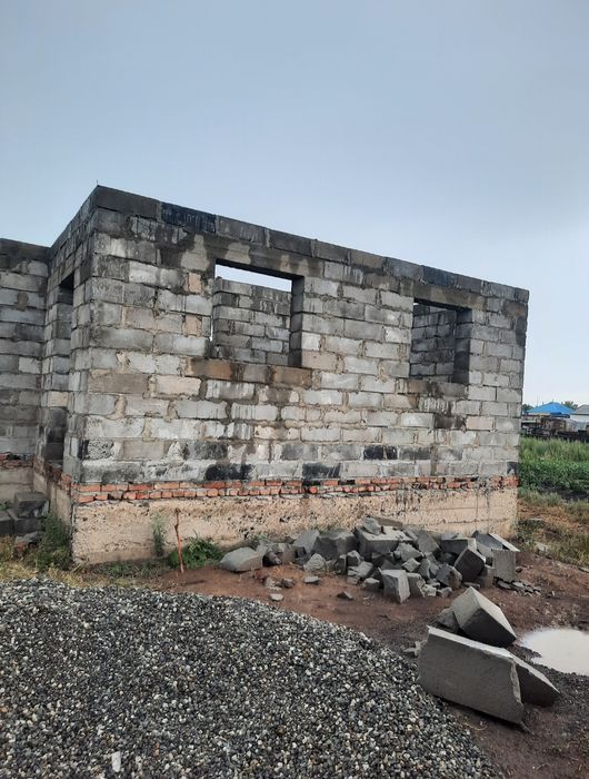 Продам не достроенный дом