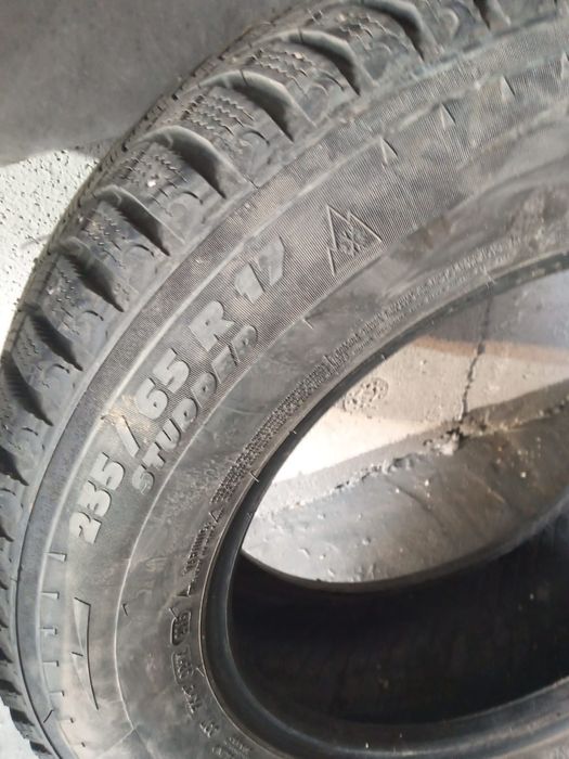 Продам автошины зимние.