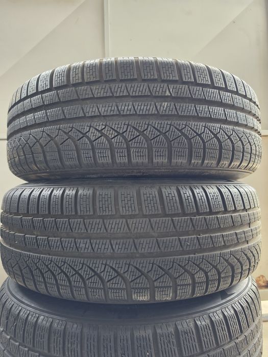 4 Броя 235/60/20 Pirelli 2x7,2mm 24dot, 2x6,5mm 21dot