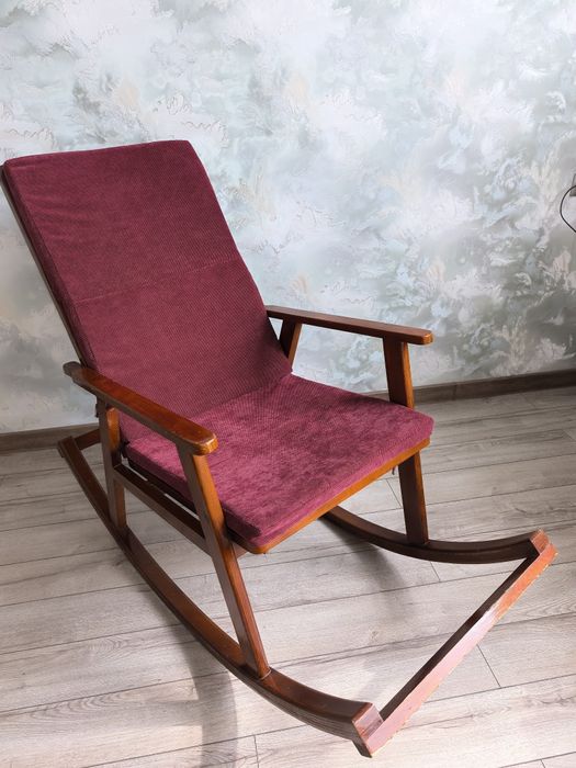 Кресло-качалка деревянная