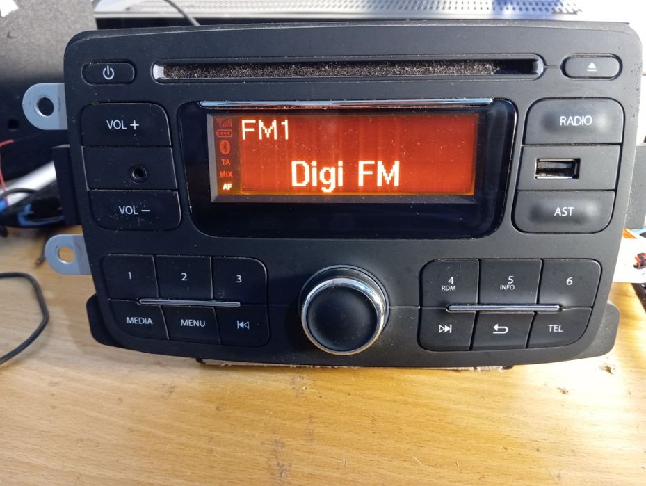 Radio cd Dacia cu Bt