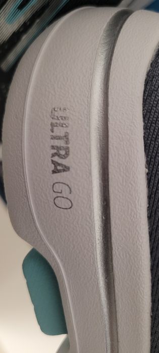 Продавам дамски маратонки Skechers Ultra Go