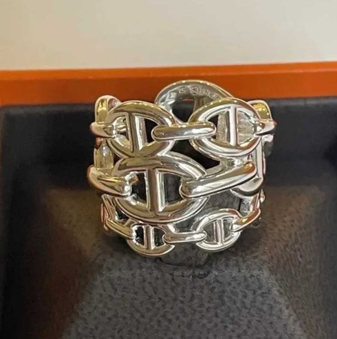 Hermes Гривнаи и Пръстен