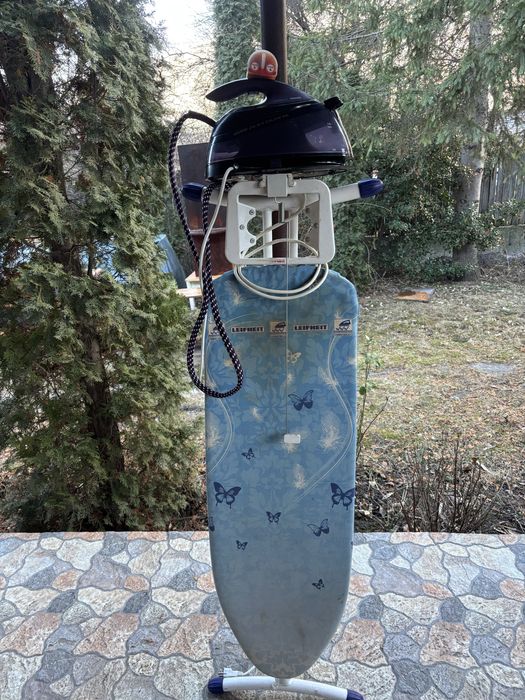 Masa de calcat cu priza+statie de calcat