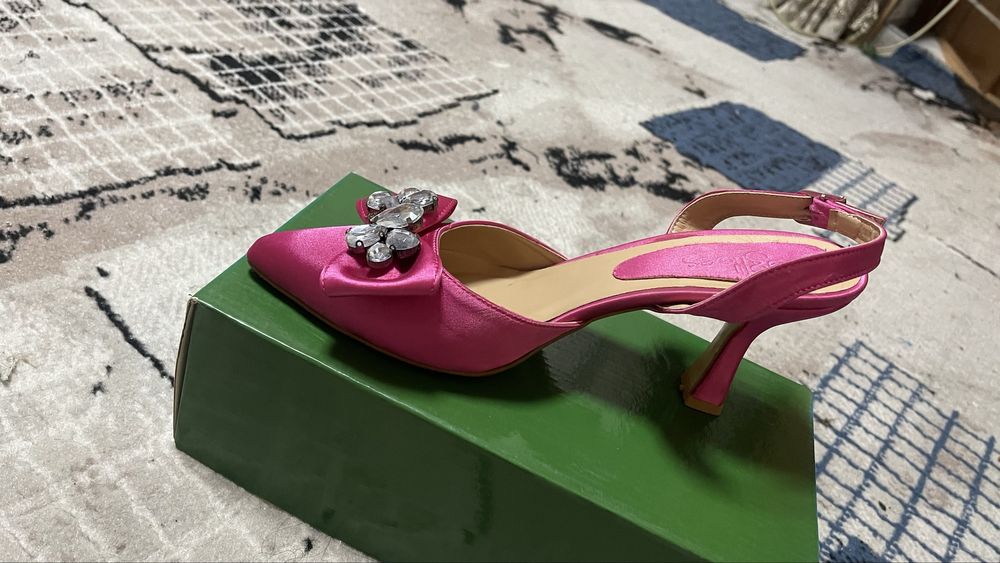 Turtsiya basanojka maliniviy