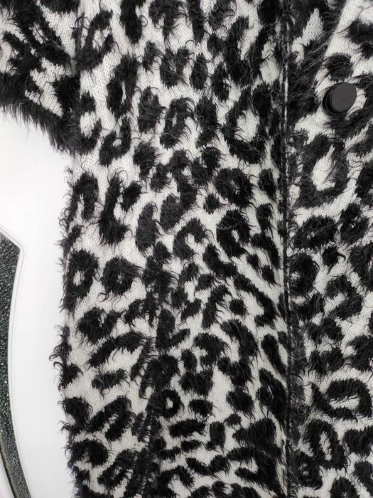 Продавам дамско манто от 100% вълна