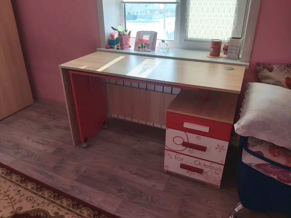 Продам шкаф с партой