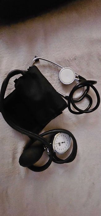 set stetoscop si aparat luat tensiunea