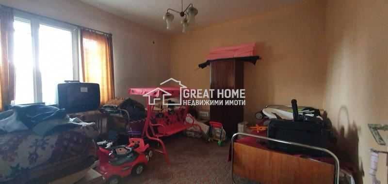Дава се под наем Етаж от къща в Търговище, Център - 120 кв.м за 248.88 € - Снимка #3