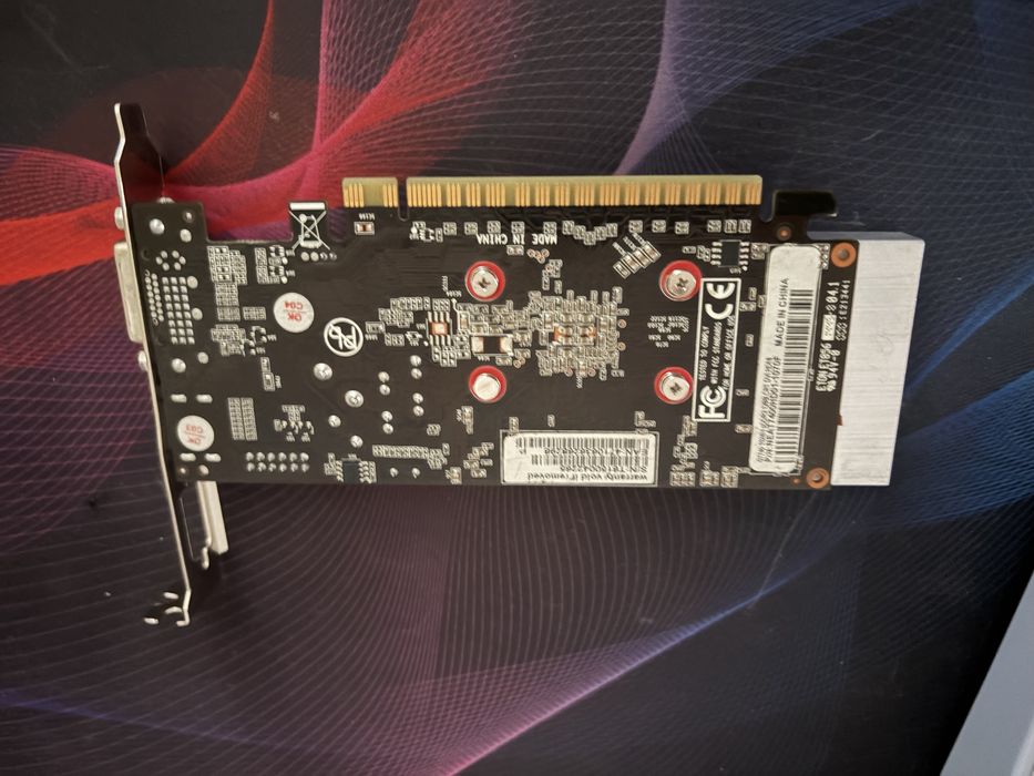 Palit GeForce GT 740 1 ГБ DDR3