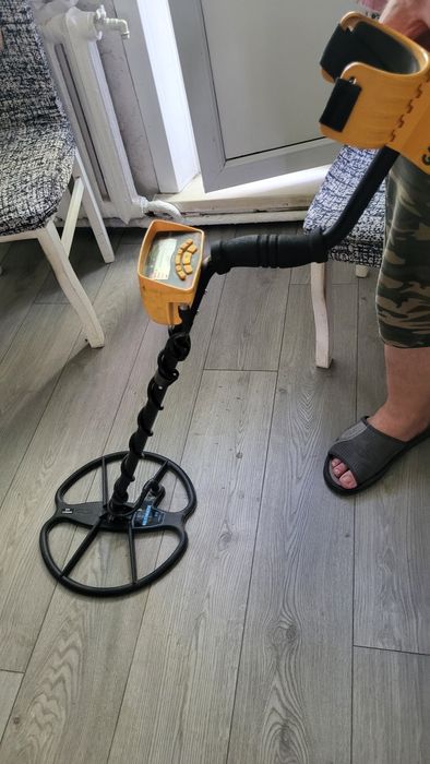 Продам металлоискатель