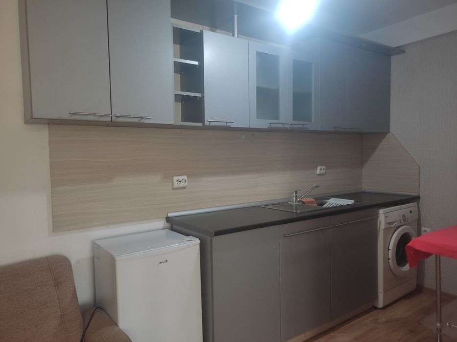 Дава се под наем Едностаен апартамент в Добрич, Център - 30 кв.м за 193.8 € - Снимка #1