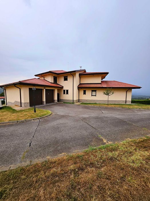 Продава се Къща в Елена - 860 кв.м за 1779 €/кв.м - Снимка #16