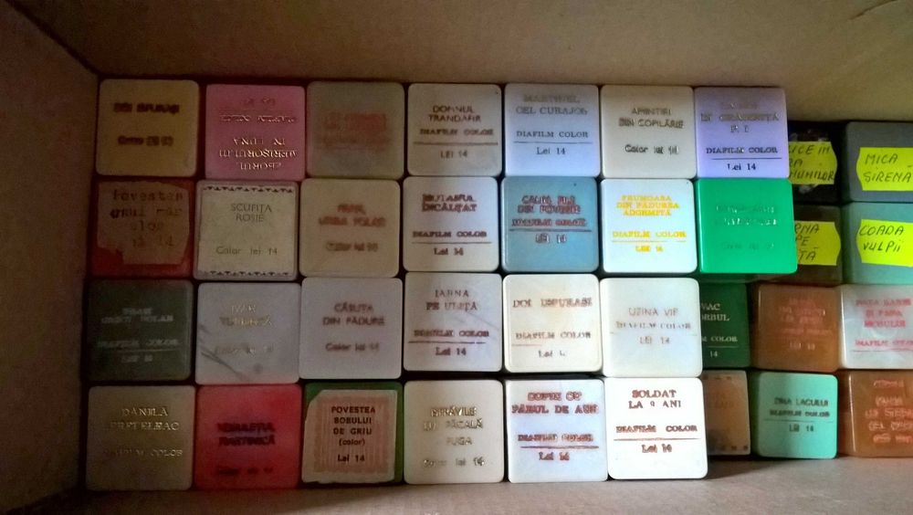 Diafilme romanesti povesti tot lotul de colectie vintage 1950---1970 povesti vechi rare 100 bucati + aparat