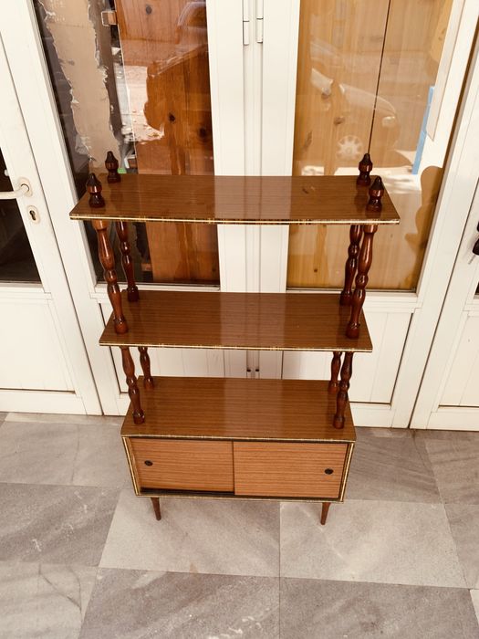 Винтидж етажерка/шкаф с плъзгащи вратички-ретро стил от 60-те