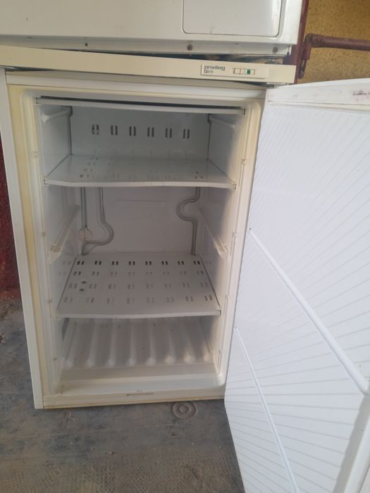 Mașină de spălat și congelator