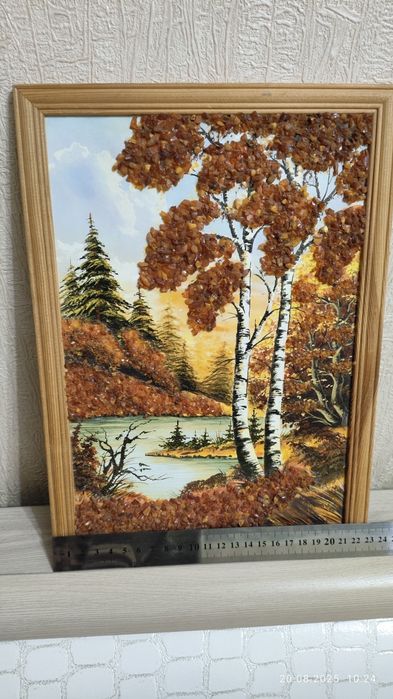 Картина с янтарем.