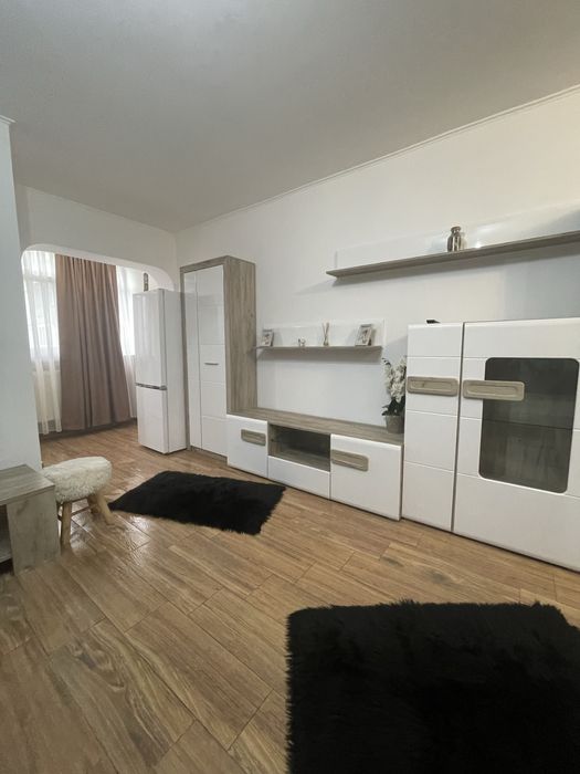 De inchiriat garsoniera zona iosia