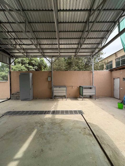 Tijorat binosi (Avtomoyka/Ustaxona uchun qulay joy)