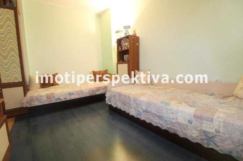 Продава се Тристаен апартамент в Пловдив, Център - 68 кв.м за 2011 €/кв.м - Снимка #4