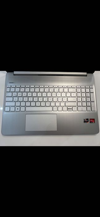 лаптоп HP 15s / 15.6" / AMD Ryzen 7 5700U / 16GB RAM / [512GB] SSD / Win 11