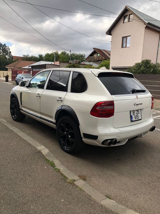 Vând Porsche Cayenne