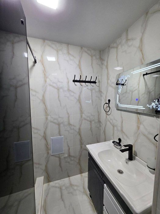 Срочно продаётся квартира 3х 90.кв Ориентир Аэропорт.  69.000$ торг