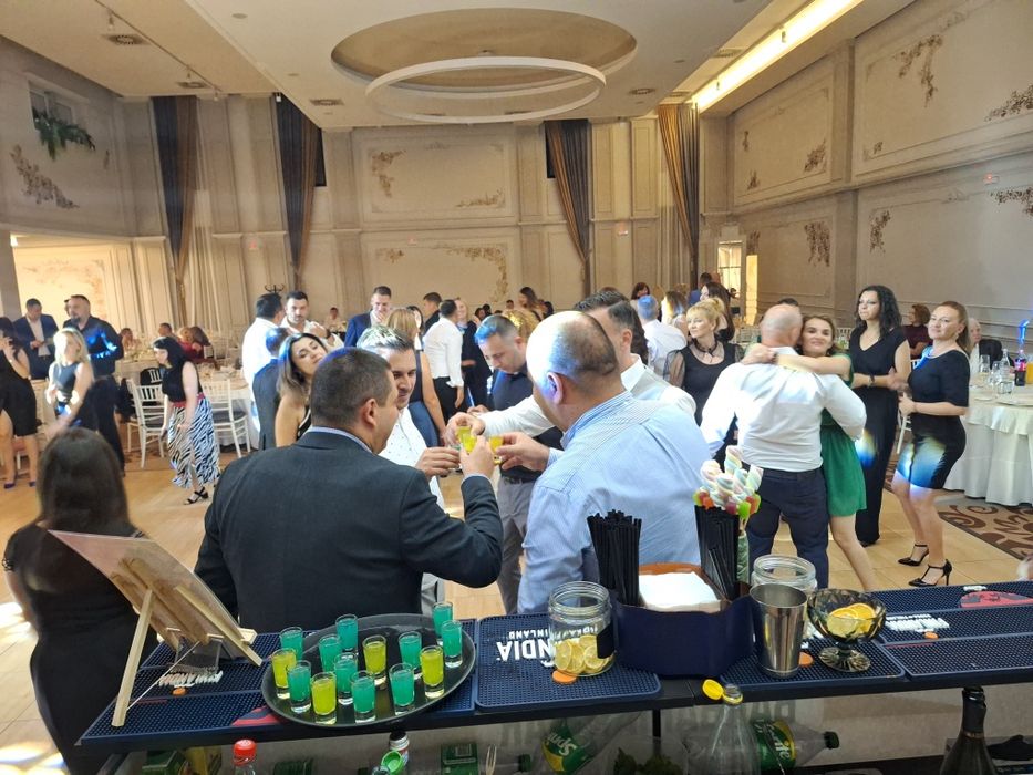 Cocktail bar Tort de shoturi Nunta Botez Majorat