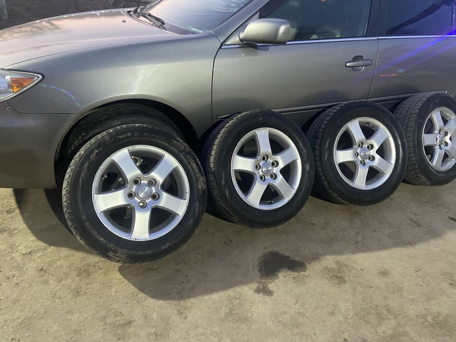 Диск на камри 20,25,30,35 оригинал с шинами