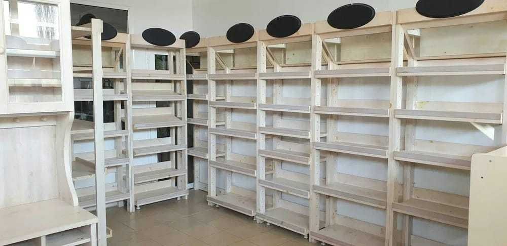 Търговско обзавеждане от масивно дърво