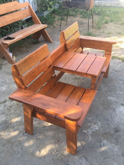 Скамейка со столиком