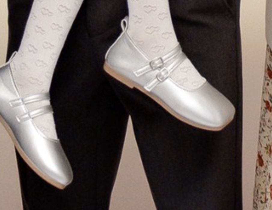 Продам детскую обувь