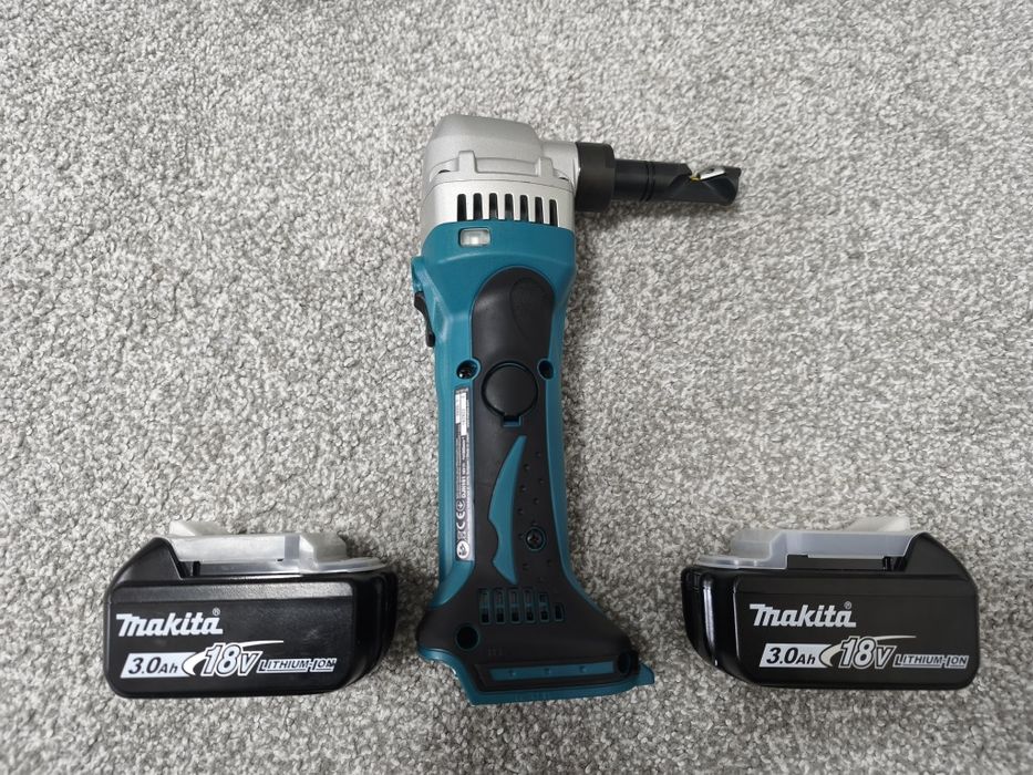 Masina taiat tabla Makita DJN161