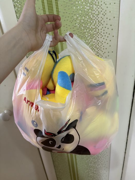 Продам пакет с игрушками ребенку