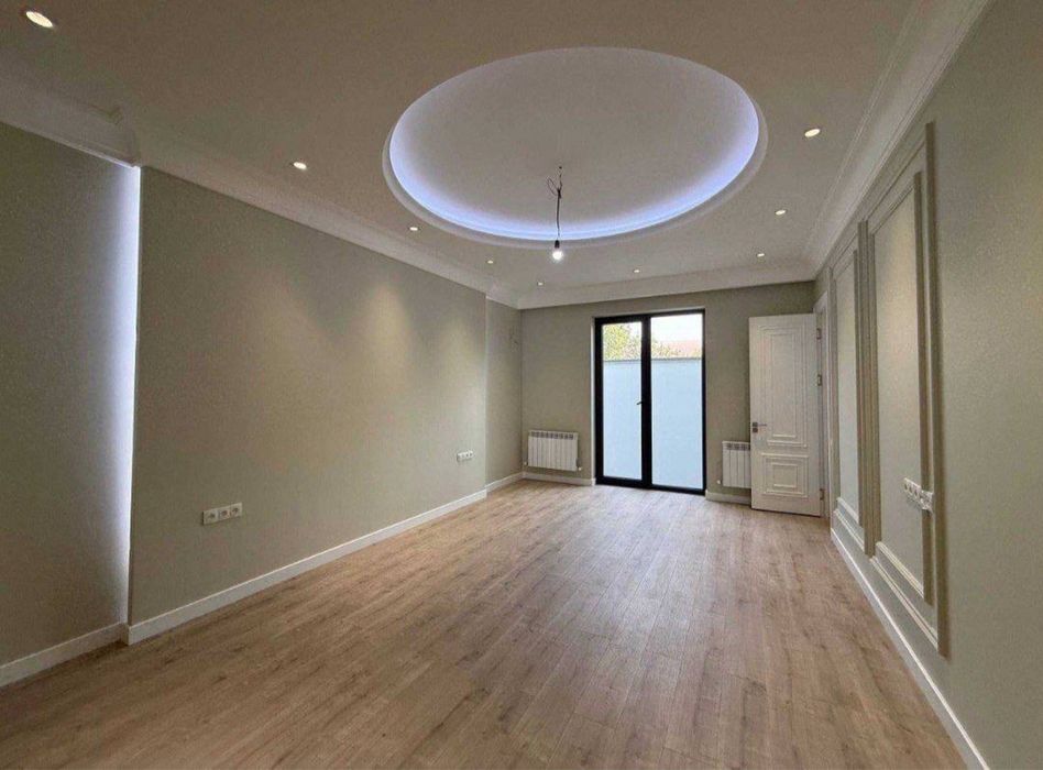 Ор-р: Чинобод, ТРЦ Hi-Town Продается Новый Евро Дом!!!2,5.соток 330м2