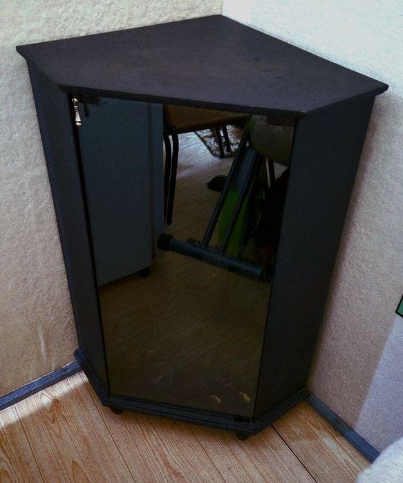 Ъглов шкаф барче